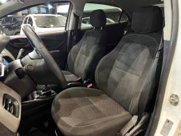 CHEVROLET - ONIX - 2018/2019 - Branca - R$ 54.800,00