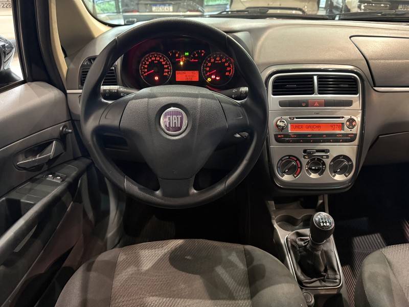 FIAT - PUNTO - 2009/2010 - Preta - R$ 29.500,00