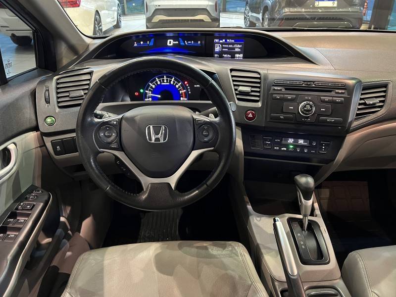 HONDA - CIVIC - 2015/2016 - Cinza - R$ 83.800,00