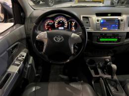 TOYOTA - HILUX - 2011/2012 - Prata - R$ 127.500,00