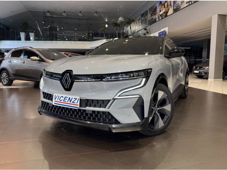 RENAULT - MÉGANE - 2023/2024 - Cinza - R$ 179.900,00