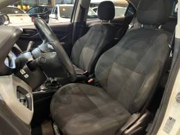 CHEVROLET - ONIX - 2018/2018 - Branca - R$ 46.500,00