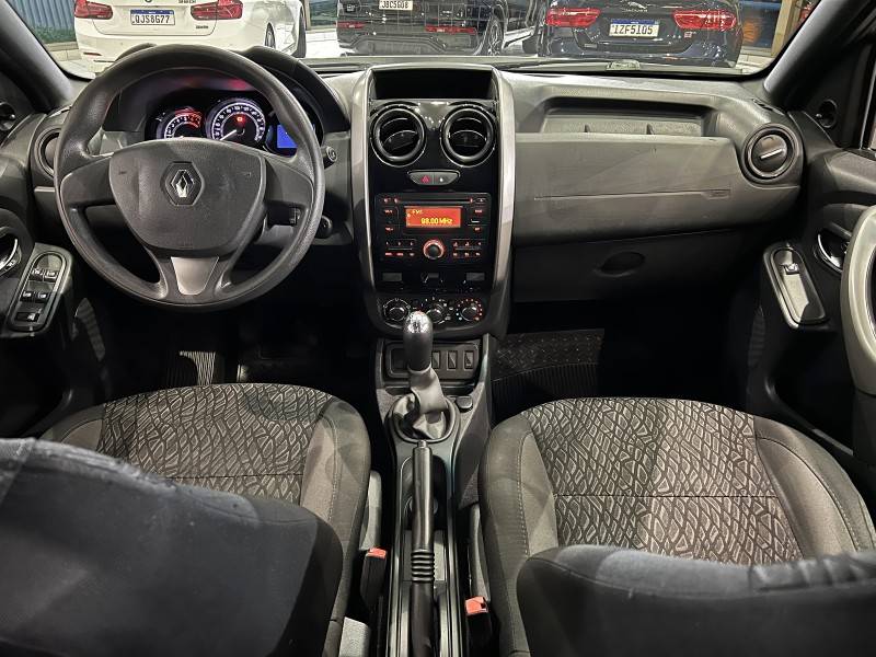 RENAULT - DUSTER - 2015/2016 - Prata - R$ 58.900,00