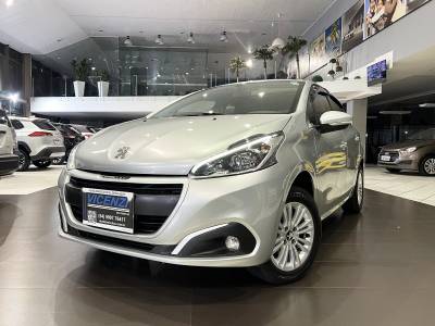 PEUGEOT - 208 - 2018/2019 - Prata - R$ 58.800,00