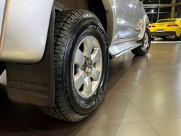 TOYOTA - HILUX - 2011/2012 - Prata - R$ 127.500,00