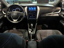 TOYOTA - YARIS - 2021/2022 - Branca - R$ 88.500,00