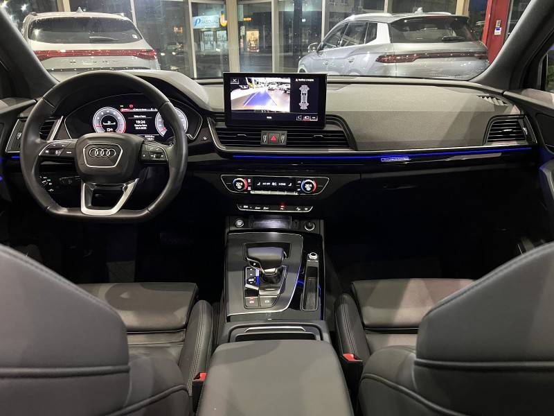 AUDI - Q5 - 2021/2022 - Preta - R$ 308.900,00