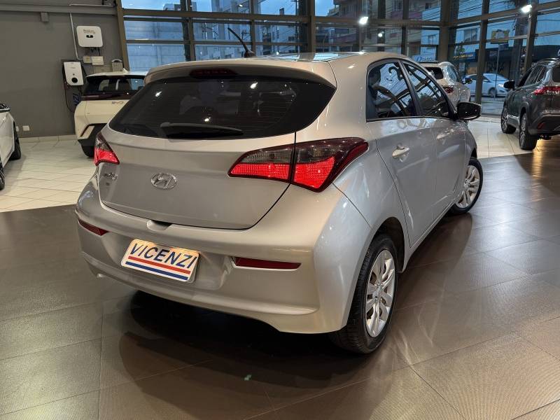 HYUNDAI - HB20 - 2018/2019 - Prata - R$ 56.800,00