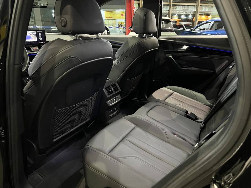 AUDI - Q5 - 2021/2022 - Preta - R$ 308.900,00