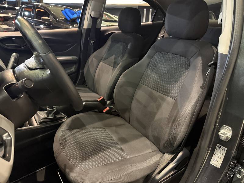 CHEVROLET - PRISMA - 2017/2018 - Cinza - R$ 47.800,00