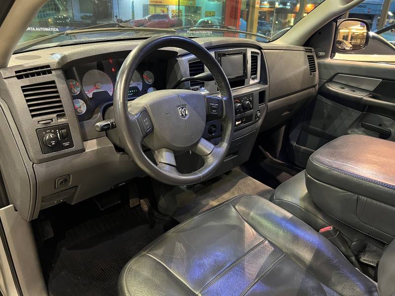 DODGE - RAM - 2008/2008 - Prata - R$ 141.000,00