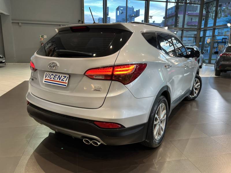 HYUNDAI - SANTA FÉ - 2014/2015 - Prata - R$ 93.800,00