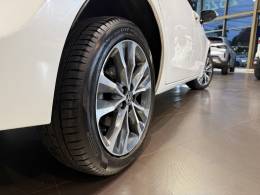 TOYOTA - COROLLA - 2018/2018 - Branca - R$ 111.800,00