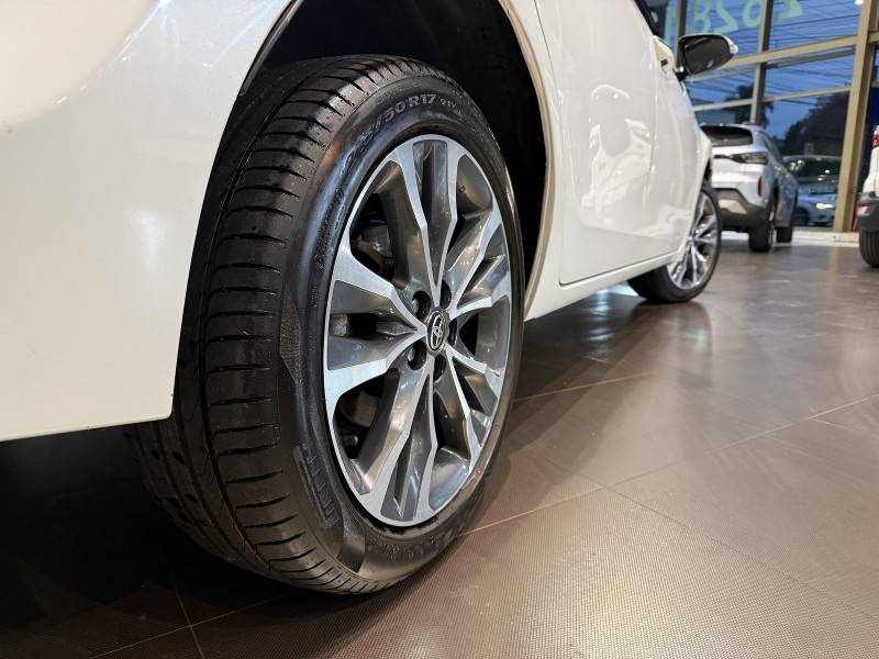 TOYOTA - COROLLA - 2018/2018 - Branca - R$ 111.800,00