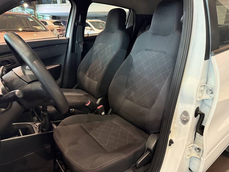 RENAULT - KWID - 2023/2024 - Branca - R$ 52.500,00