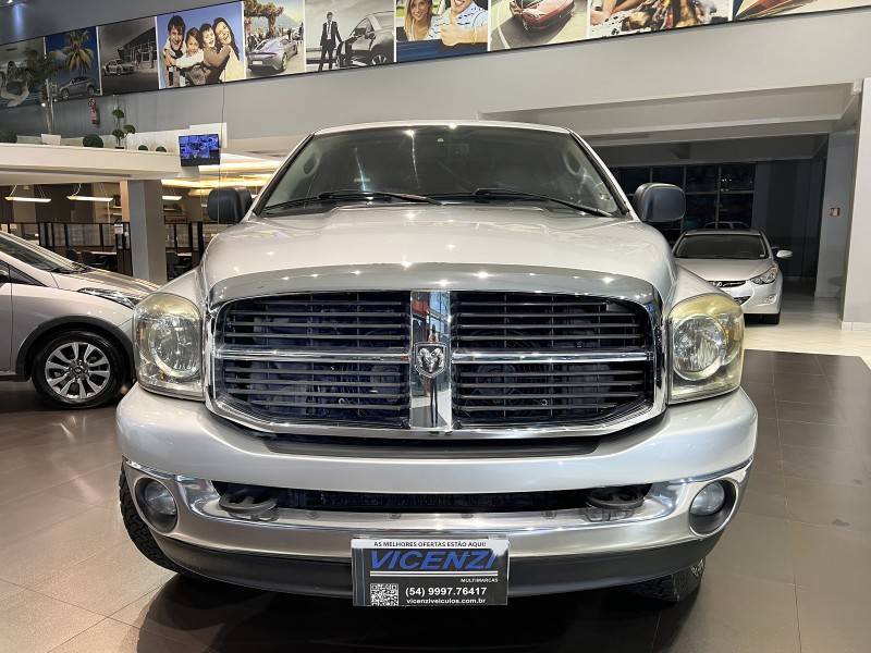 DODGE - RAM - 2008/2008 - Prata - R$ 141.000,00