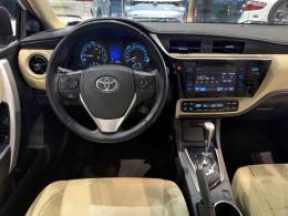 TOYOTA - COROLLA - 2018/2018 - Branca - R$ 111.800,00