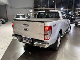 FORD - RANGER - 2017/2018 - Prata - R$ 137.500,00
