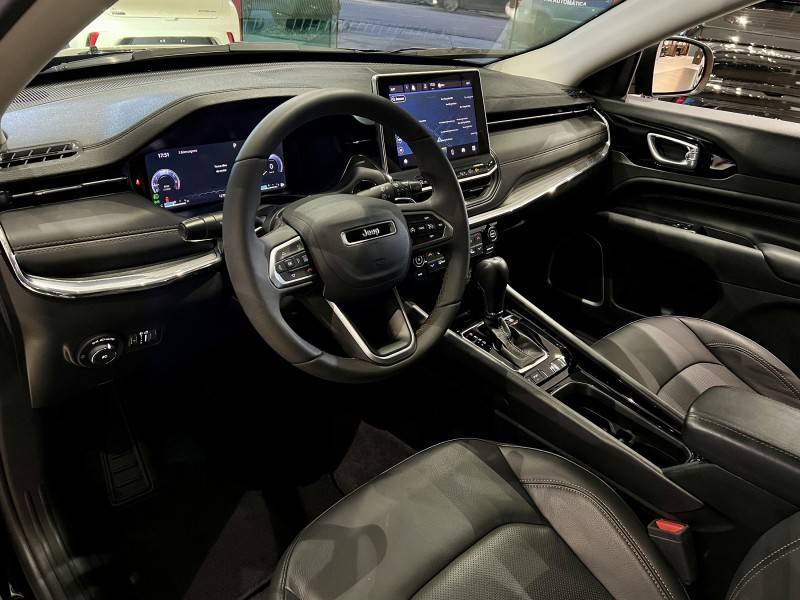 JEEP - COMPASS - 2022/2023 - Preta - R$ 154.900,00