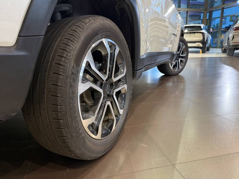 JEEP - COMPASS - 2021/2022 - Branca - R$ 144.800,00