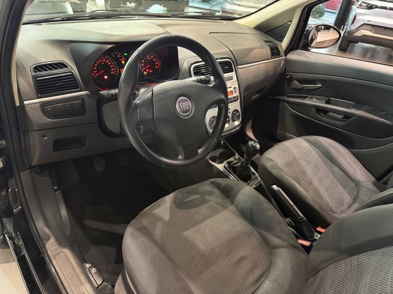 FIAT - PUNTO - 2009/2010 - Preta - R$ 29.500,00