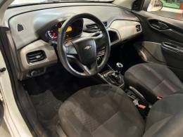 CHEVROLET - ONIX - 2018/2018 - Branca - R$ 46.500,00