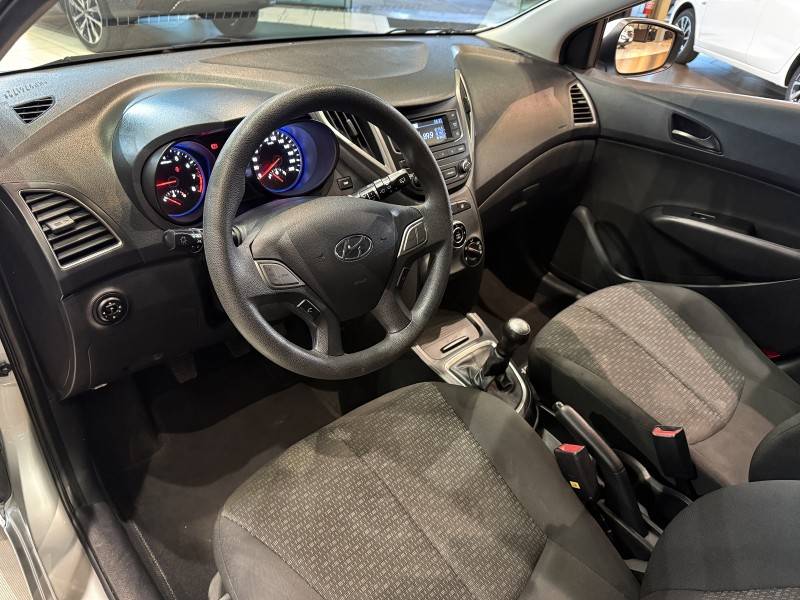 HYUNDAI - HB20 - 2018/2019 - Prata - R$ 56.800,00