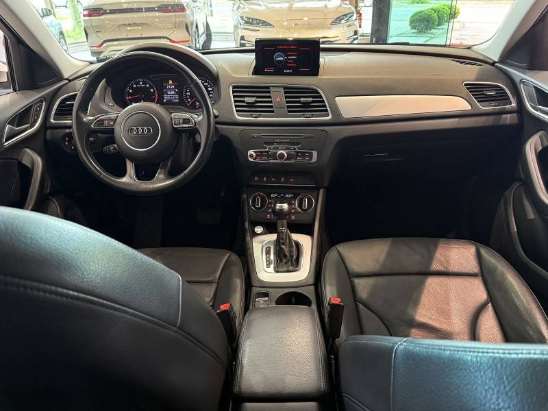 AUDI - Q3 - 2018/2018 - Prata - R$ 98.800,00