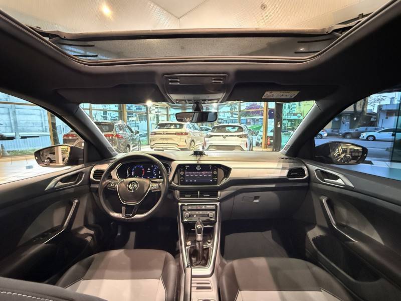 VOLKSWAGEN - T-CROSS - 2020/2020 - Cinza - R$ 102.800,00