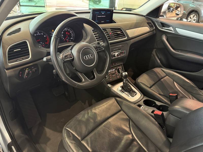 AUDI - Q3 - 2018/2018 - Prata - R$ 98.800,00