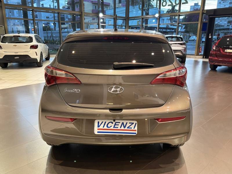 HYUNDAI - HB20 - 2016/2017 - Marrom - R$ 51.800,00