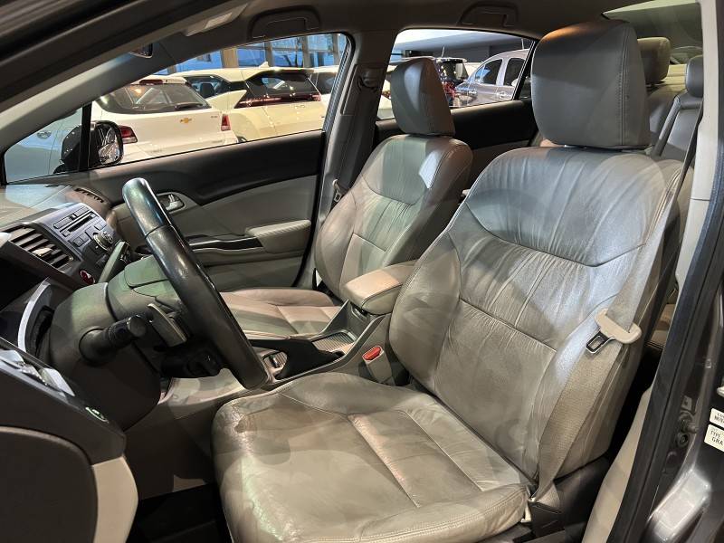 HONDA - CIVIC - 2015/2016 - Cinza - R$ 83.800,00