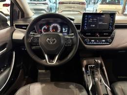 TOYOTA - COROLLA - 2022/2023 - Branca - R$ 125.800,00
