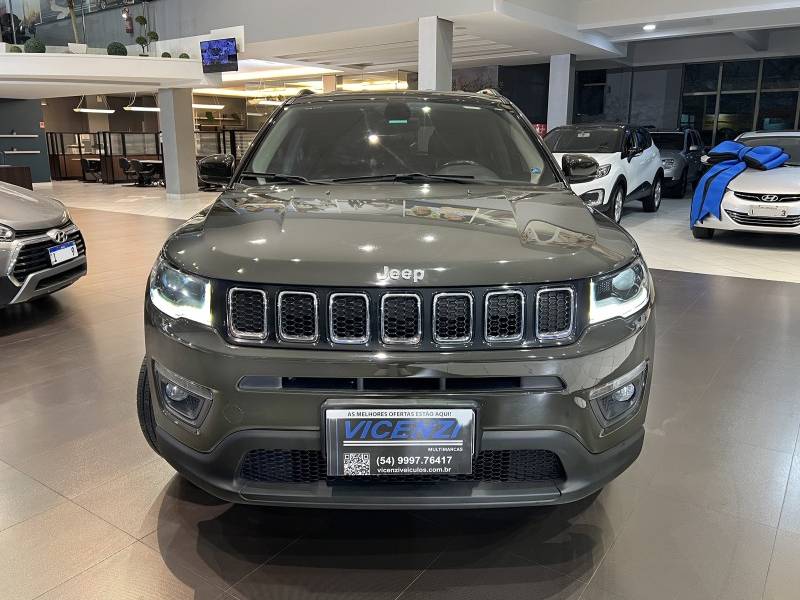 JEEP - COMPASS - 2017/2018 - Verde - R$ 96.900,00