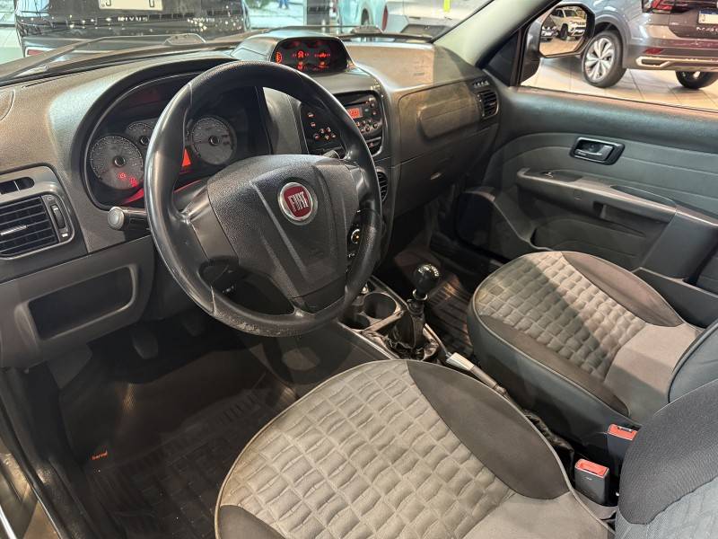 FIAT - STRADA - 2012/2013 - Cinza - R$ 58.800,00