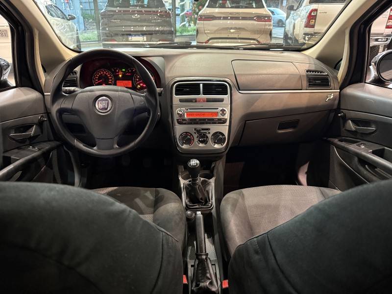 FIAT - PUNTO - 2009/2010 - Preta - R$ 29.500,00