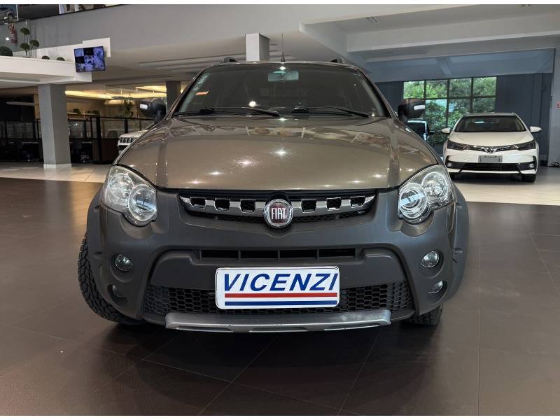 FIAT - STRADA - 2012/2013 - Cinza - R$ 58.800,00
