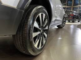 NISSAN - KICKS - 2017/2018 - Prata - R$ 88.800,00