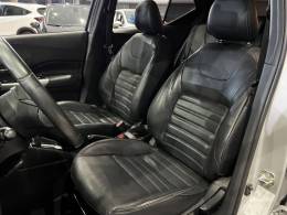NISSAN - KICKS - 2017/2018 - Prata - R$ 88.800,00