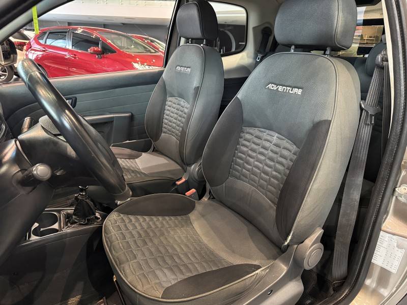 FIAT - STRADA - 2012/2013 - Cinza - R$ 58.800,00