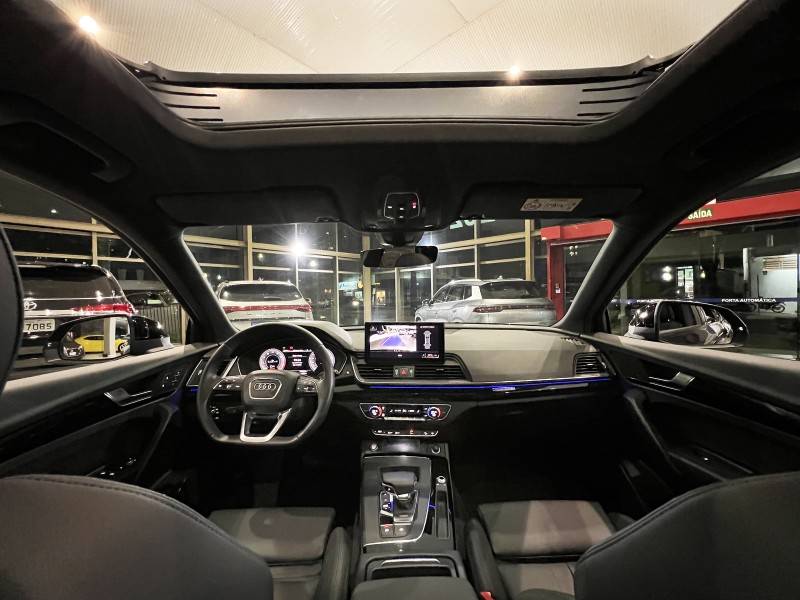 AUDI - Q5 - 2021/2022 - Preta - R$ 308.900,00