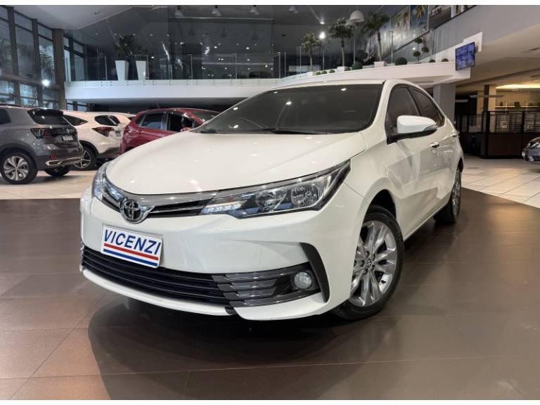 TOYOTA - COROLLA - 2018/2018 - Branca - R$ 102.800,00