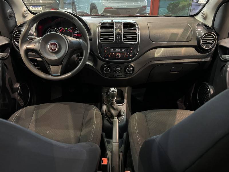 FIAT - GRAND SIENA - 2014/2015 - Vermelha - R$ 39.800,00