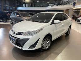 TOYOTA - YARIS - 2021/2022 - Branca - R$ 88.500,00