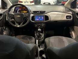 CHEVROLET - ONIX - 2018/2018 - Branca - R$ 46.500,00