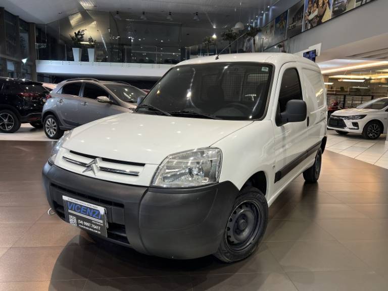 CITROËN - BERLINGO - 2018/2019 - Branca - R$ 53.800,00