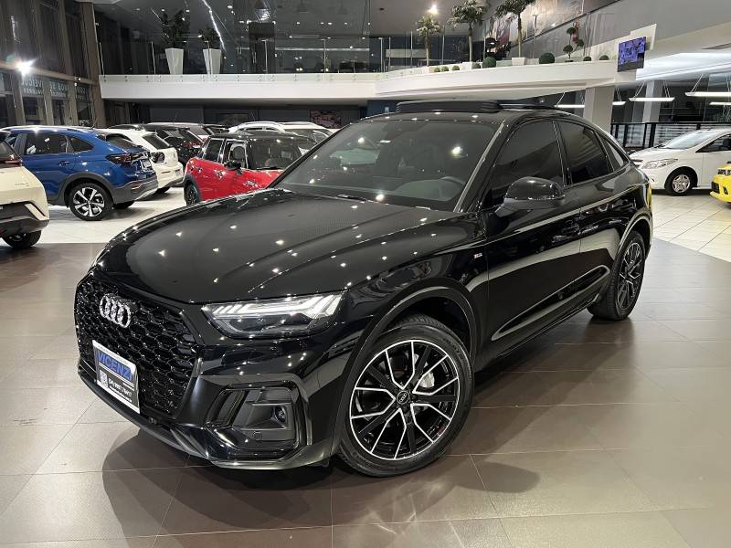 AUDI - Q5 - 2021/2022 - Preta - R$ 308.900,00